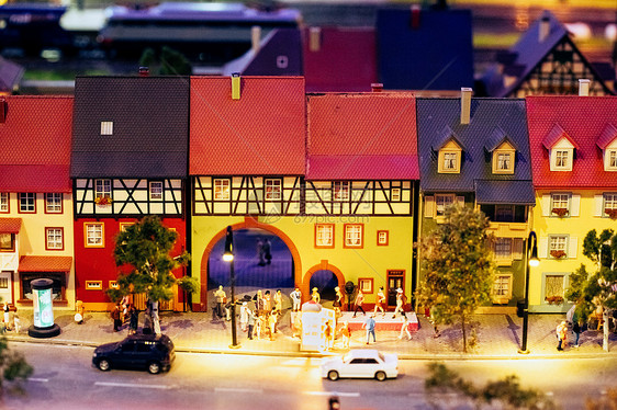 夜晚欧洲小镇图片