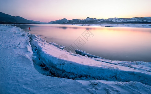 中国风雪冬日暖阳冰裂美景背景