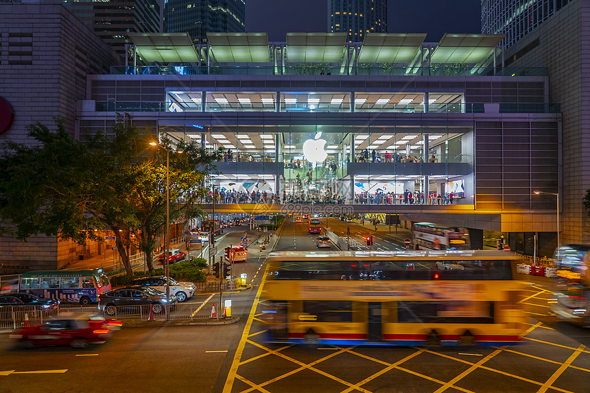 不夜城的香港中环苹果店【媒体用图】（仅限媒体用图使用，不可用于商业用途）图片