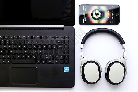 蓝牙键盘耳机手机电脑数码产品背景