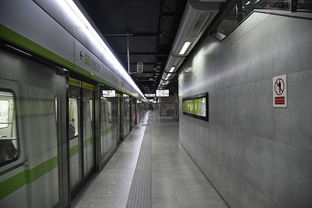 武汉地铁站站台内景高清图片