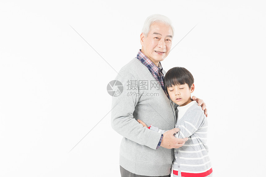 祖孙情爷爷和孙子拥抱图片