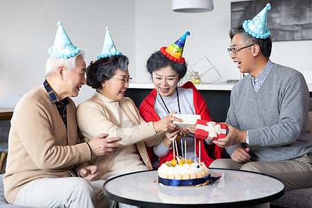 生日老人送礼高清图片