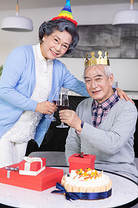 金婚夫妻过生日图片