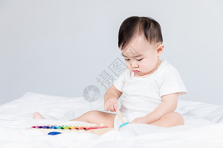 可爱婴儿玩玩具高清图片