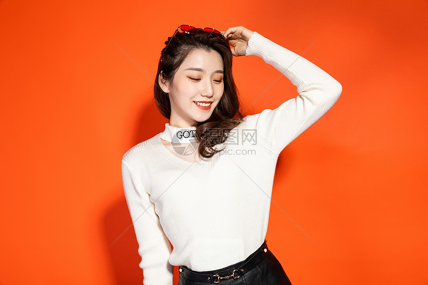 潮流女性形象图片