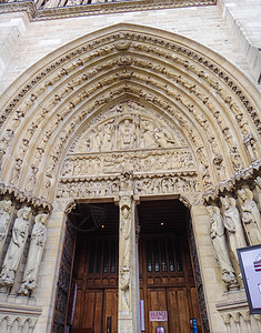 巴黎圣母院入口背景图片