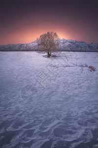 雪山暮色图片