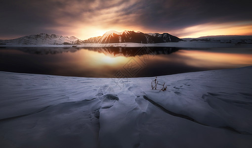向阳之湖天空之镜背景