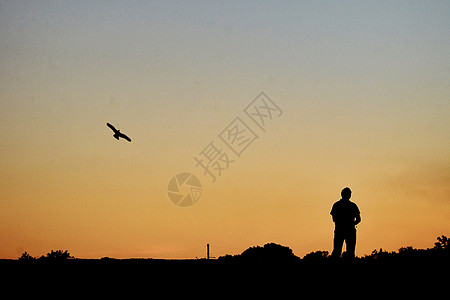 夕阳风景人物剪影高清图片