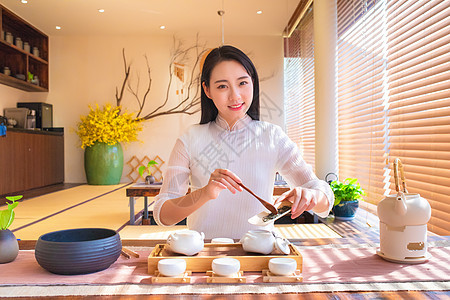 茶室饮茶女生形象图片