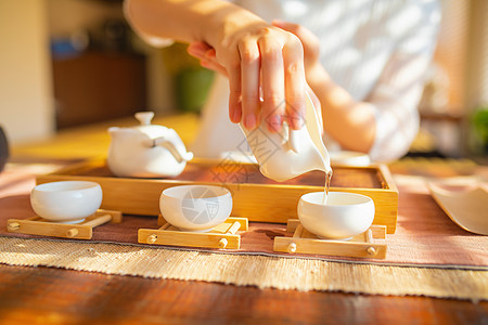 手做动作素材倒茶动作特写背景