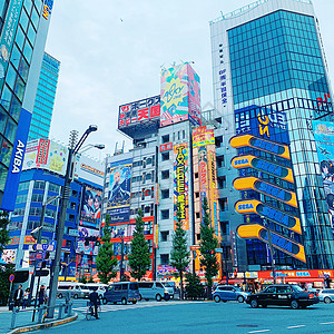 东京秋叶原街头背景图片