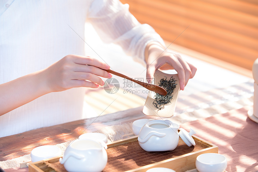 茶艺师沏茶叶图片