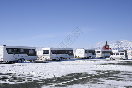 新疆赛里木湖冬季风景图片