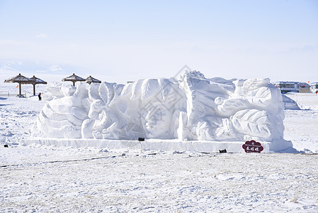 新疆赛里木湖冰雕图片