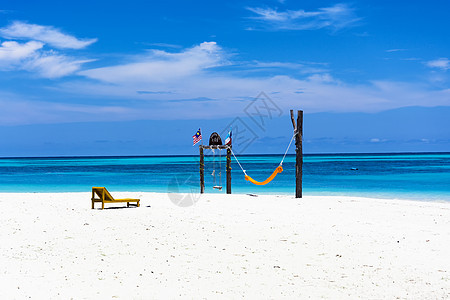 马来西亚沙巴环滩岛海滩休闲吊床背景图片