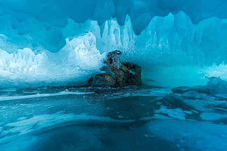 新疆蓝色冰洞图片