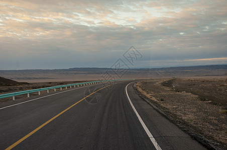 新疆公路交通图片