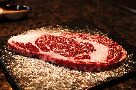 日式烤肉顶级雪花牛眼肉生肉背景