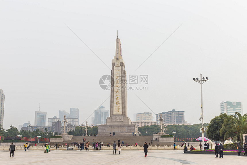 南昌八一广场英雄纪念塔图片