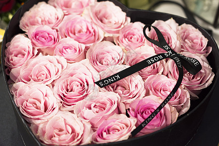 粉玫瑰花礼盒 图片