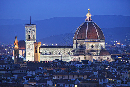 意大利佛罗伦萨圣母百花大教堂夜景背景图片
