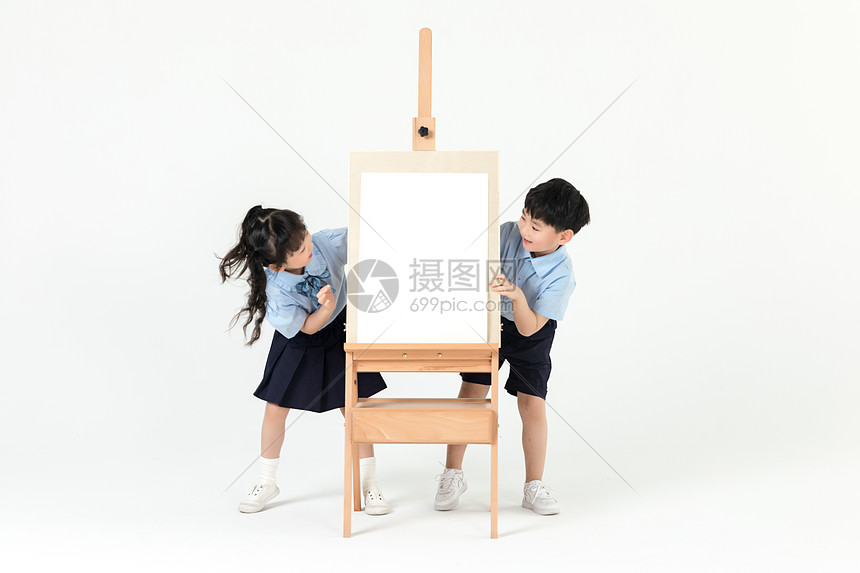 儿童绘画培训班图片