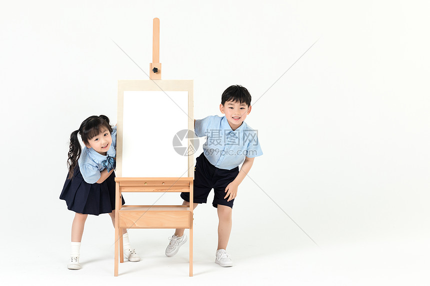 可爱儿童绘画班图片