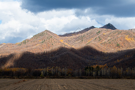 秋天山脉图片