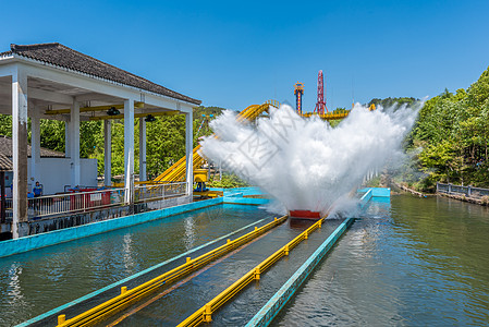 湖州安吉游乐园激流勇进背景