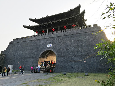 江南春色扬州东关街城楼背景图片