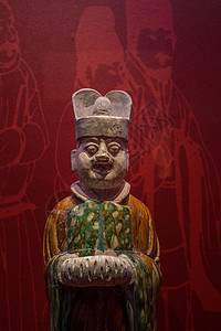 西安南门西安博物院唐三彩陶俑背景