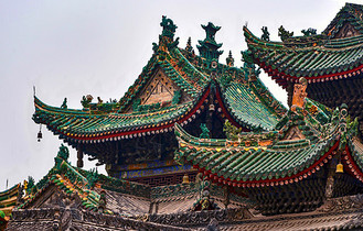 中国古城隍庙的飞檐与翘脚图片