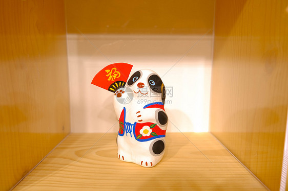 日本传统乡土娃娃狗狗图片
