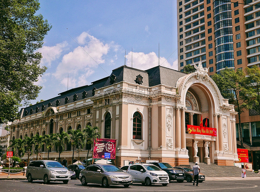 巴洛克风格建筑胡志明市大剧院全景图片