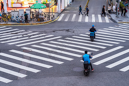 十字路口送餐路口高清图片