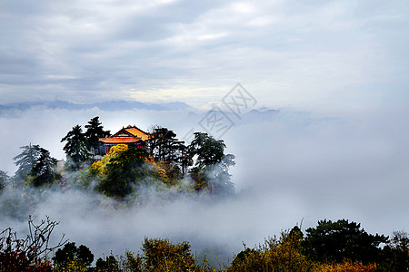 云中仙居寺庙背景图片