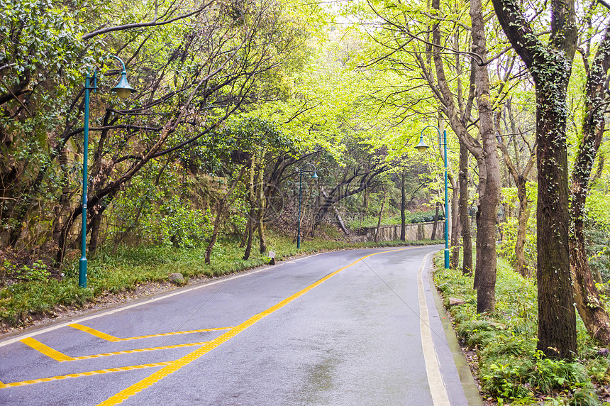 山间道路背景图片