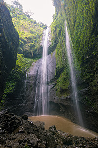 印尼火山瀑布高清图片