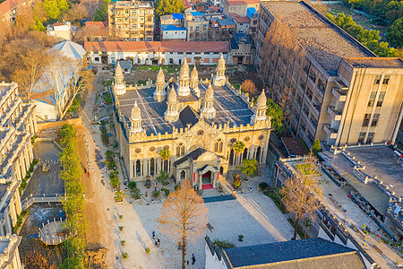 闹市中拜占庭风格的寺庙古德寺图片