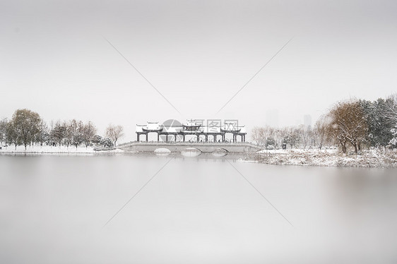 武汉沙湖公园雪景图片