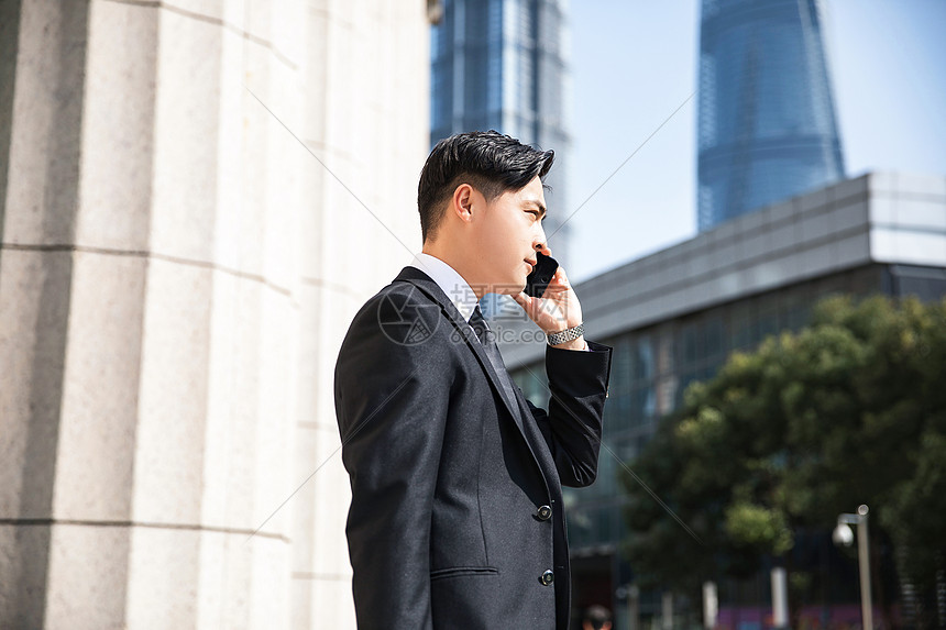 年轻商务男士图片