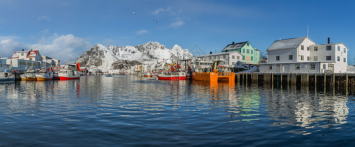 斯米兰群岛挪威罗弗敦群岛世界文化遗产Nusfjord渔村背景