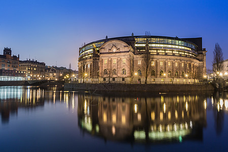 瑞典首都斯德哥尔摩老城夜景背景图片
