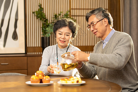 中老年人茶室饮茶背景图片