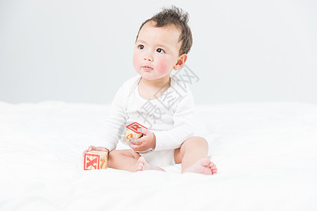 宝宝吃零食婴儿智力开发背景