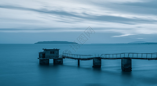 海上的桥背景图片