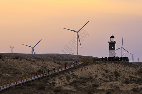 灯塔及风力发电风景图片