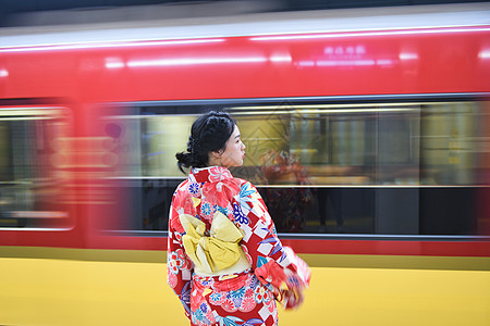 动漫和服少女京都地铁和服少女背景